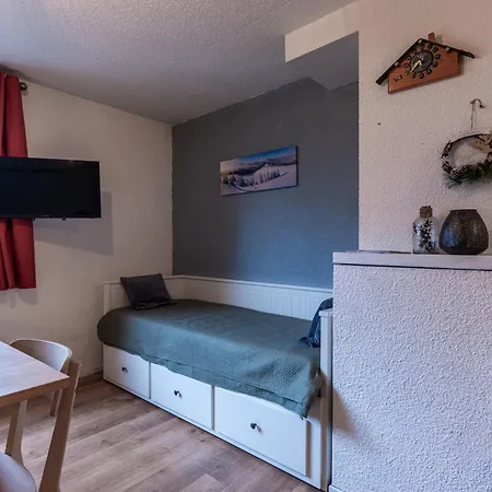 Les Narcisses By Interhome Morillon